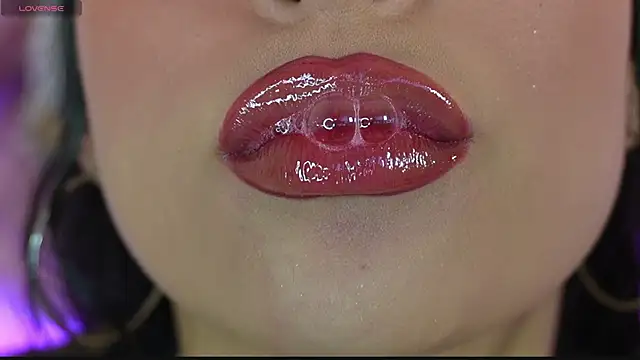 mia_roux1 live XXX chat