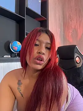 Chat +18 de Cherry_Charlottee ao vivo