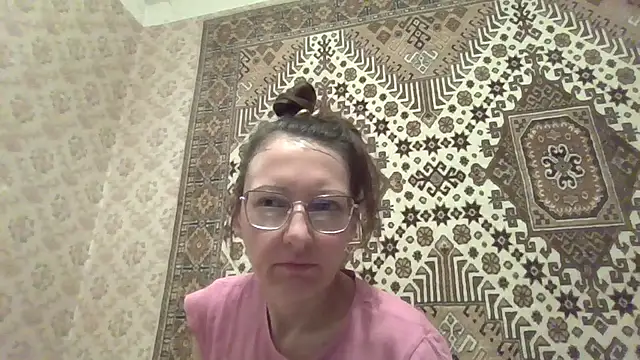 FayInessaKiss' Live XXX Chat