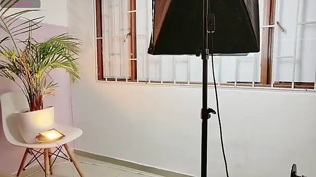 Zara_Fire Live XXX Chat