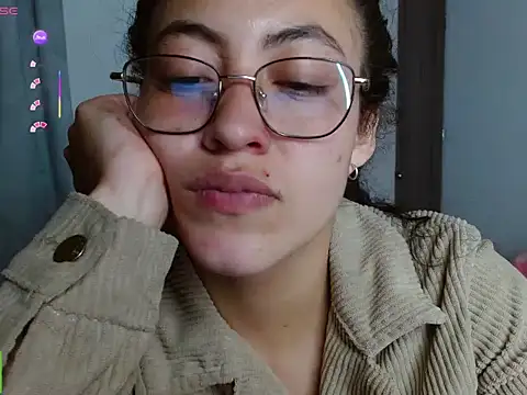 Amitlu_'s Live XXX Chat