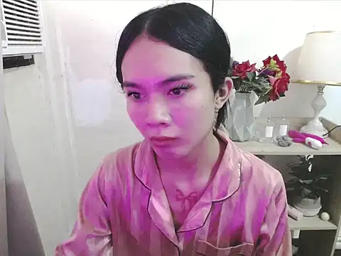 devine_goddess élő XXX-chatje