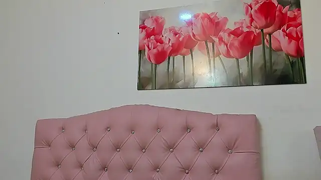 pinky_f00x Chat XXX in diretta