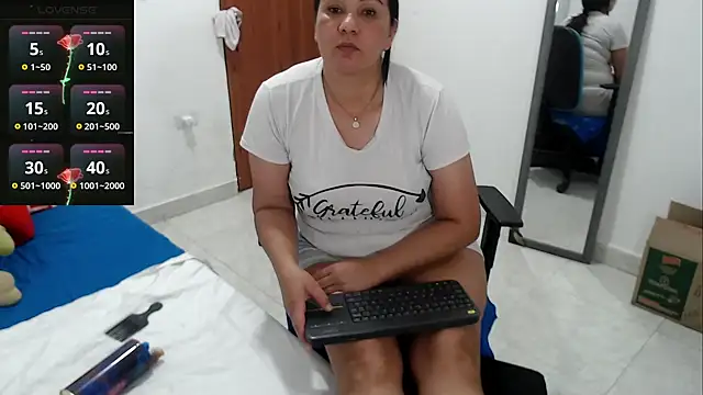 LAURA_Foxht: απευθείας συνομιλία ΧΧΧ