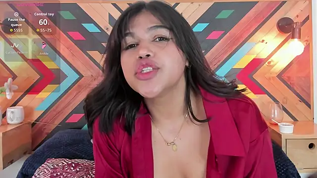 NaiirobiSwan's Live XXX Chat