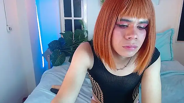 emma_cut3_ Adlı Modelin Canlı XXX Sohbeti