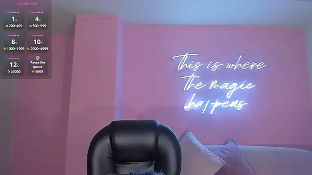 SaphiraJames' Live XXX Chat