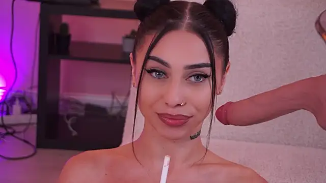 AzraReign's Live XXX Chat