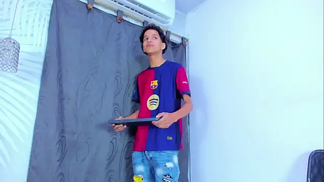 LatinPrince_ XXX чат на живо