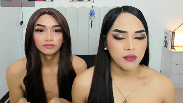 Chat +18 de MirandaSterling ao vivo