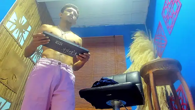 Noah_Brookss Live XXX-chat