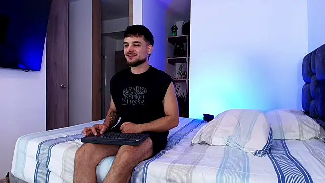 Two_sinzXX live XXX chat