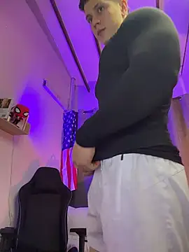 ASHTON_HILSのライブXXXチャット