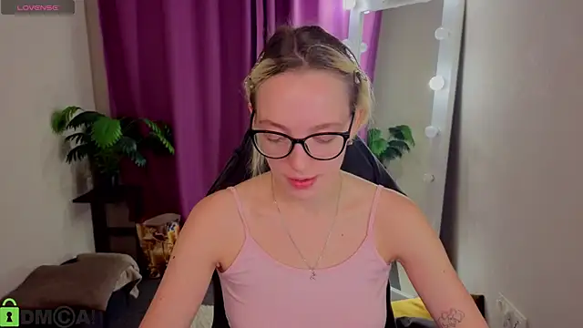 R0cket_bunny's Live XXX Chat