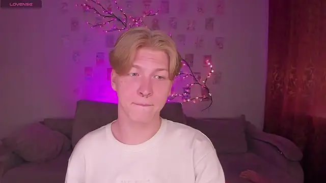 TheMikeSever Show in webcam
