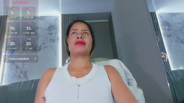 nairobi8's Live XXX Chat