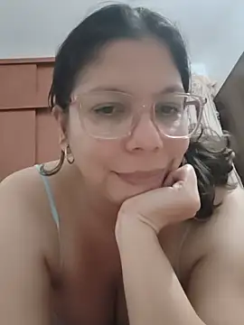 Carliina_Soussa Adlı Modelin Canlı XXX Sohbeti
