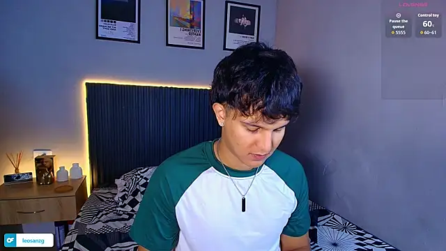Leo_Savage_ live XXX chat