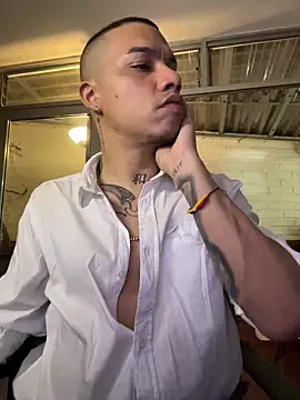 Chatroom XXX en direct de AlphaMasterXxx