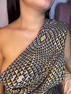 Czat XXX na żywo – shara_queen1