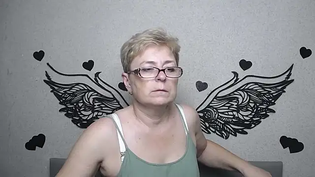 EmiliaGree – Live XXX-chat