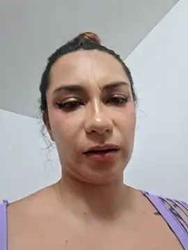 VickyPonce Adlı Modelin Canlı XXX Sohbeti