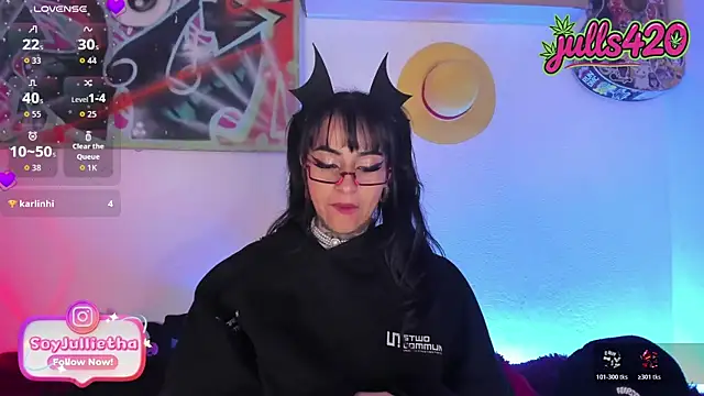 Julls420_'s Live XXX Chat
