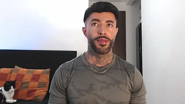 andrea_de_lucaa's Webcam Show