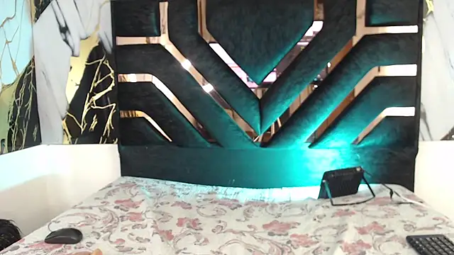 sweetbloomcs élő XXX-chatje
