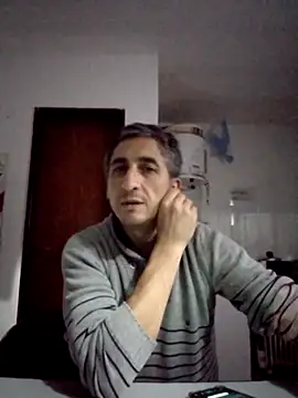 Alejandro83bsf: онлайн-секс-чат