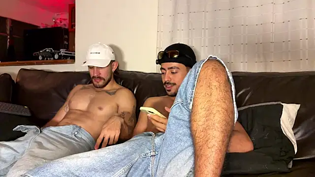 צ'אט XXX בשידור חי של Aaron_wheel