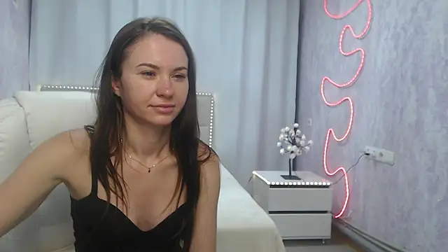 KaraCriegs: онлайн-секс-чат