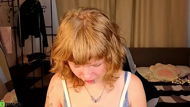 צ'אט XXX בשידור חי של VioletDesiree