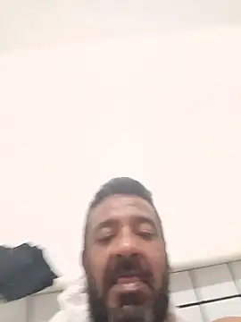 mineirinho22cmAtv Show in webcam