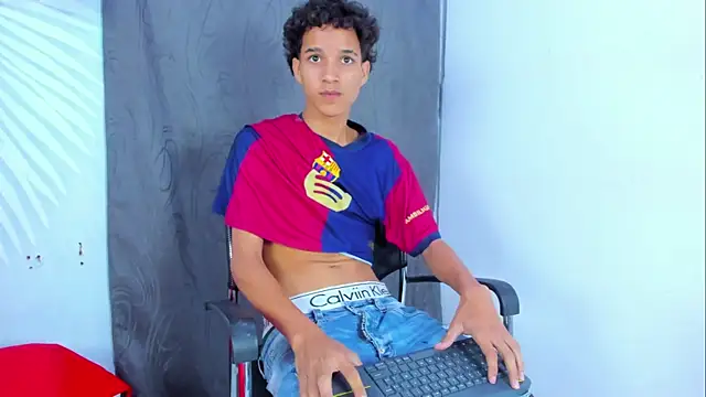 Онлайн чат XXX LatinPrince_