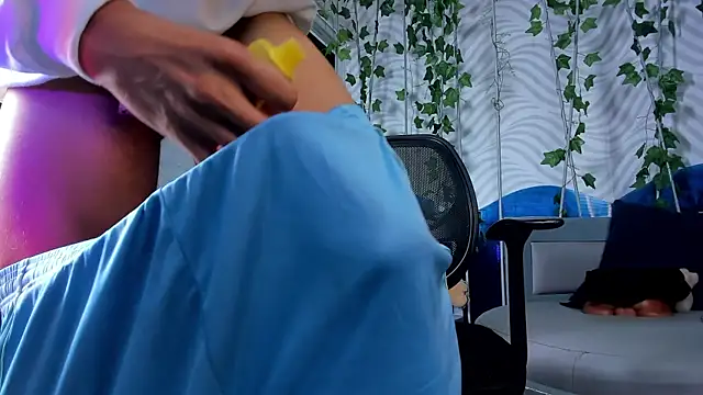 צ'אט XXX בשידור חי של ItsZairen