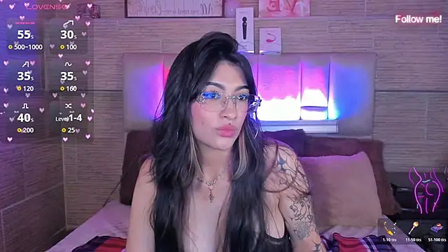 צ'אט XXX בשידור חי של mia_devine_