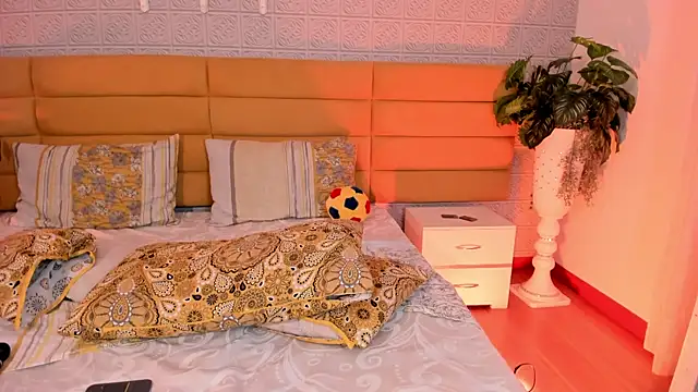 Онлайн чат XXX KamileBlake