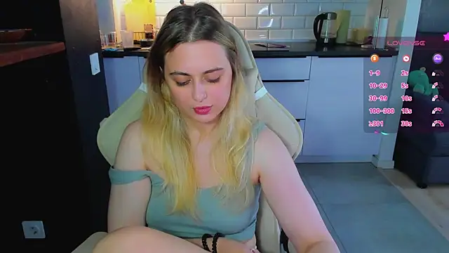Онлайн чат XXX blonde_kellyy