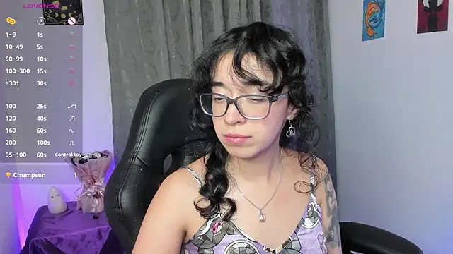 Chat +18 de indra_cam ao vivo