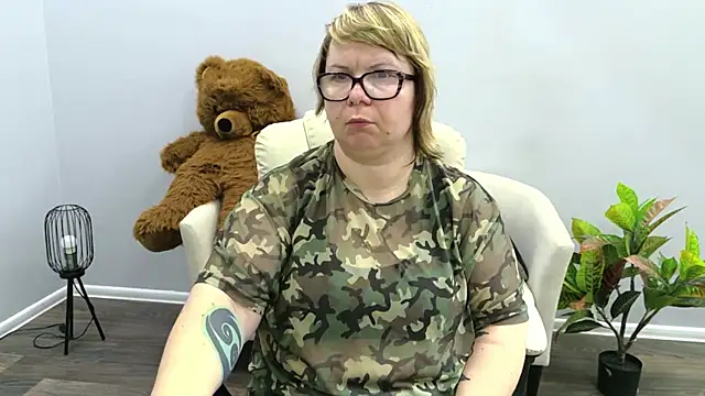 צ'אט XXX בשידור חי של BonnnyBoobsy