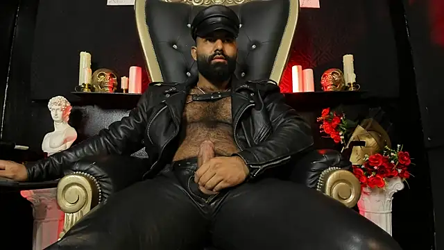 دردشة BeardAndrew الجنسية المباشرة