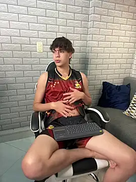 Nicola_hard Show Webcam