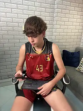 Nicola_hard webcam show