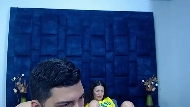 GroupNoLimits élő XXX-chatje