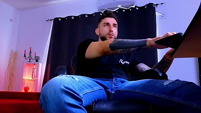 دردشة MightyAaron66 الجنسية المباشرة