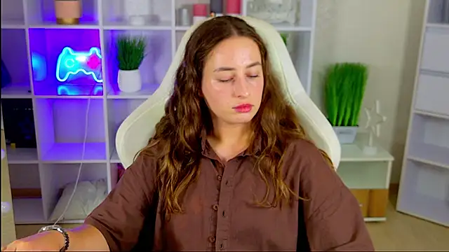 Chat +18 de NadinnL ao vivo