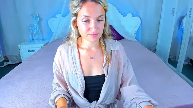 Milka_Blond live XXX chat