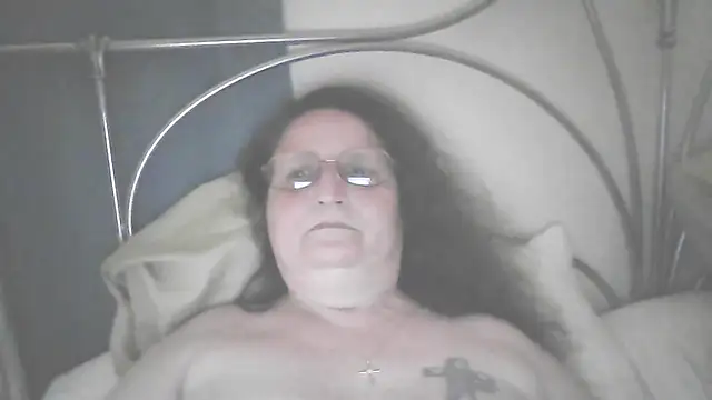 HurtfulExplorer67 Chat XXX in diretta