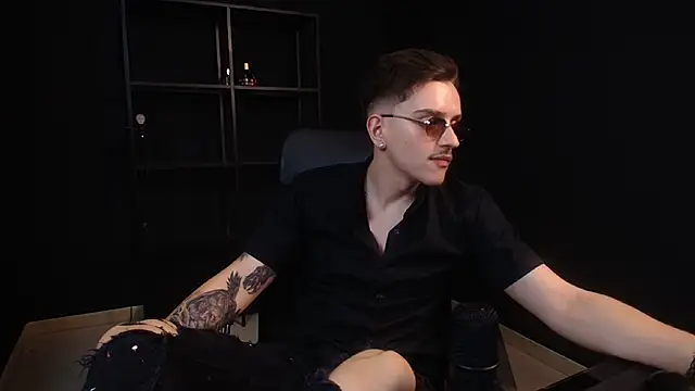 FelixStarkk: онлайн-секс-чат